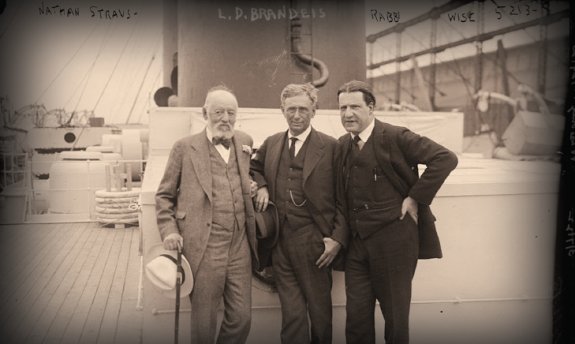 
Louis Brandeis, flanked by Rabbi Stephen Samuel Wise, founding secretary of the American Federation of Zionists (right) and Nathan Straus, co-owner of Macy’s